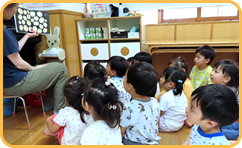 楽しい絵本の時間の写真